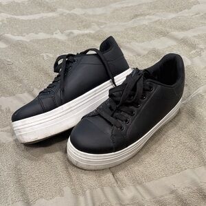 Fashion Nova women’s Black Platform Sneakers